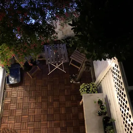 Entire House, Sleeps 2-6, Sunroom, Outside Yard 都柏林