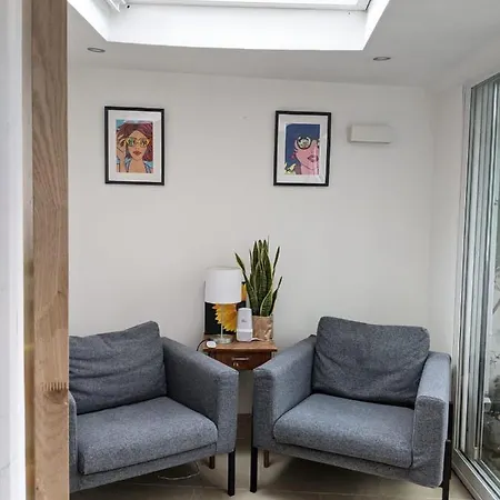 Hébergement de vacances Entire House, Sleeps 2-6, Sunroom, Outside Yard Dublin